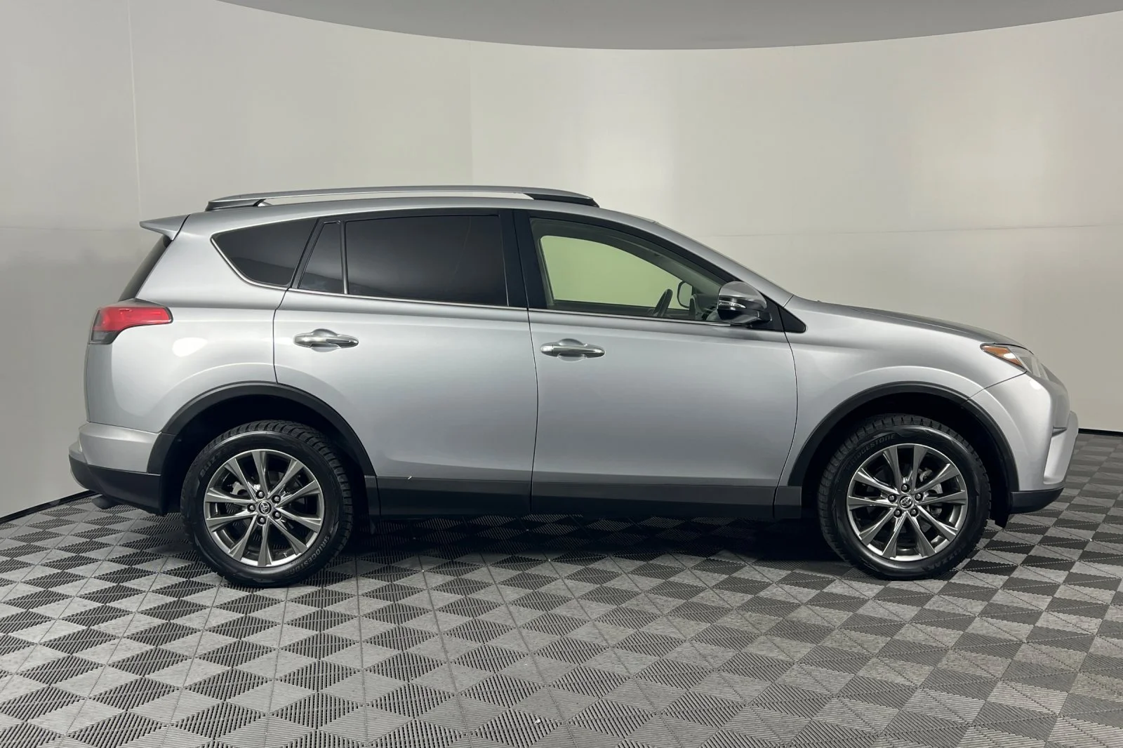 Used 2018 Silver Sky Metallic Toyota Limited image 2