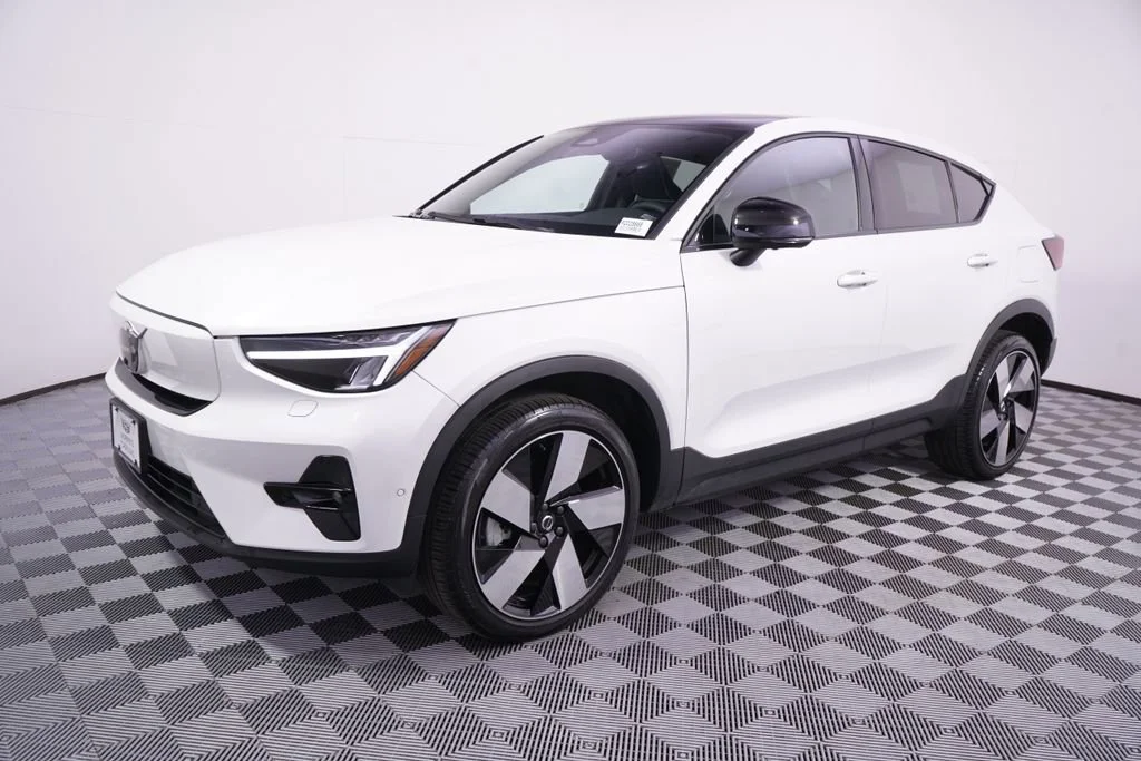 Used 2023 Volvo C40 Ultimate with VIN YV4ED3GM5P2028666 for sale in Minneapolis, Minnesota