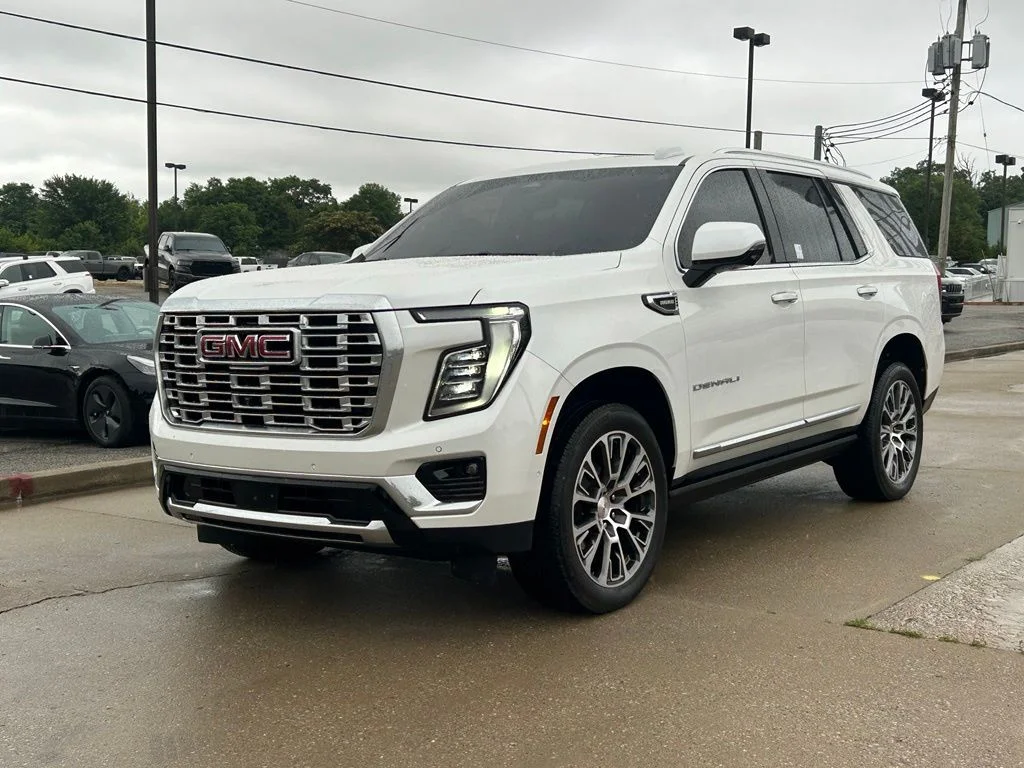 Used 2025 White GMC Denali image 2
