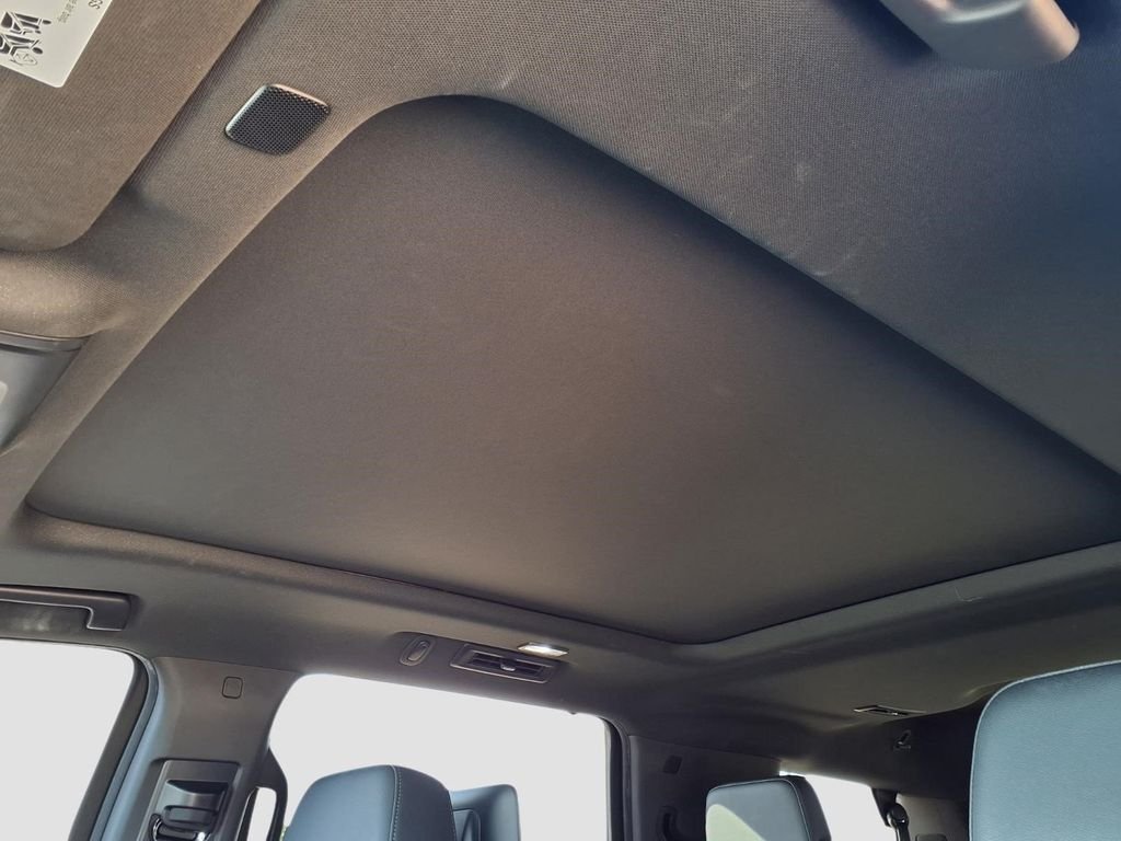 Used 2021 Shadow Gray Metallic Chevrolet Z71 image 24