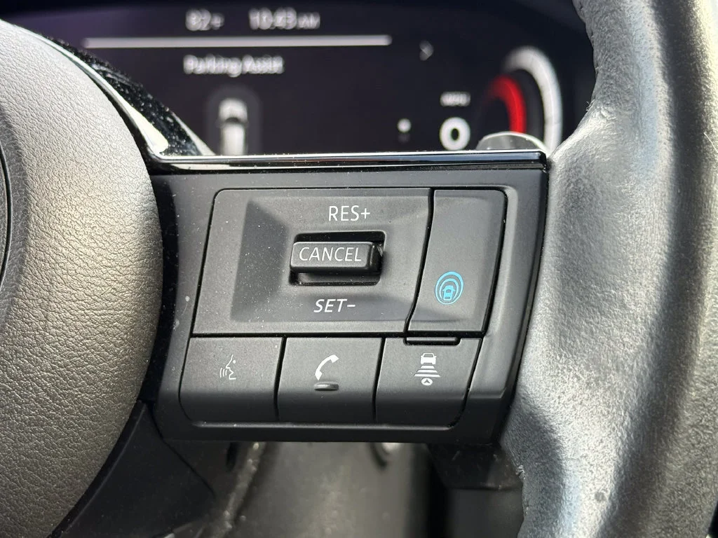 Used 2022 Boulder Gray Nissan Platinum image 27