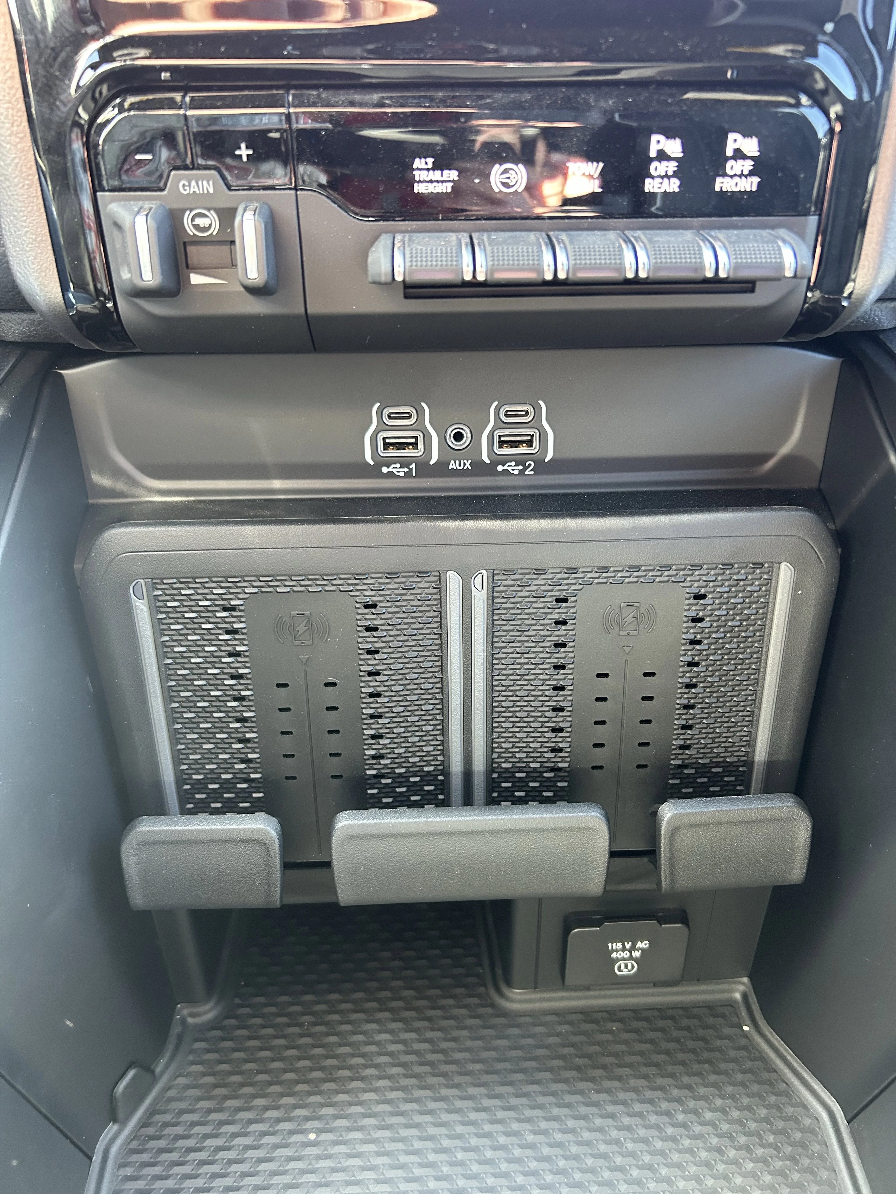 2026 RAM 3500 Laramie - Photo 16