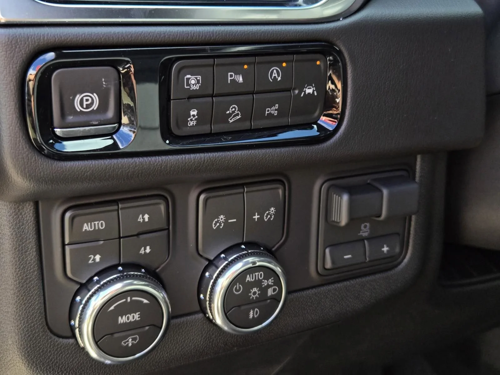 New 2026 Sterling Metallic GMC Denali image 10