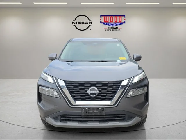 Used 2023 Gun Metallic Nissan SV image 6