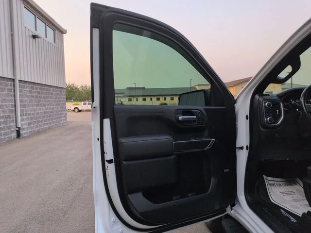 Used 2021 Summit White GMC  image 10