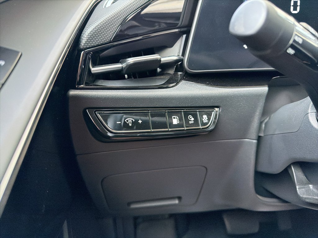 Used 2023 Green Kia EX image 26