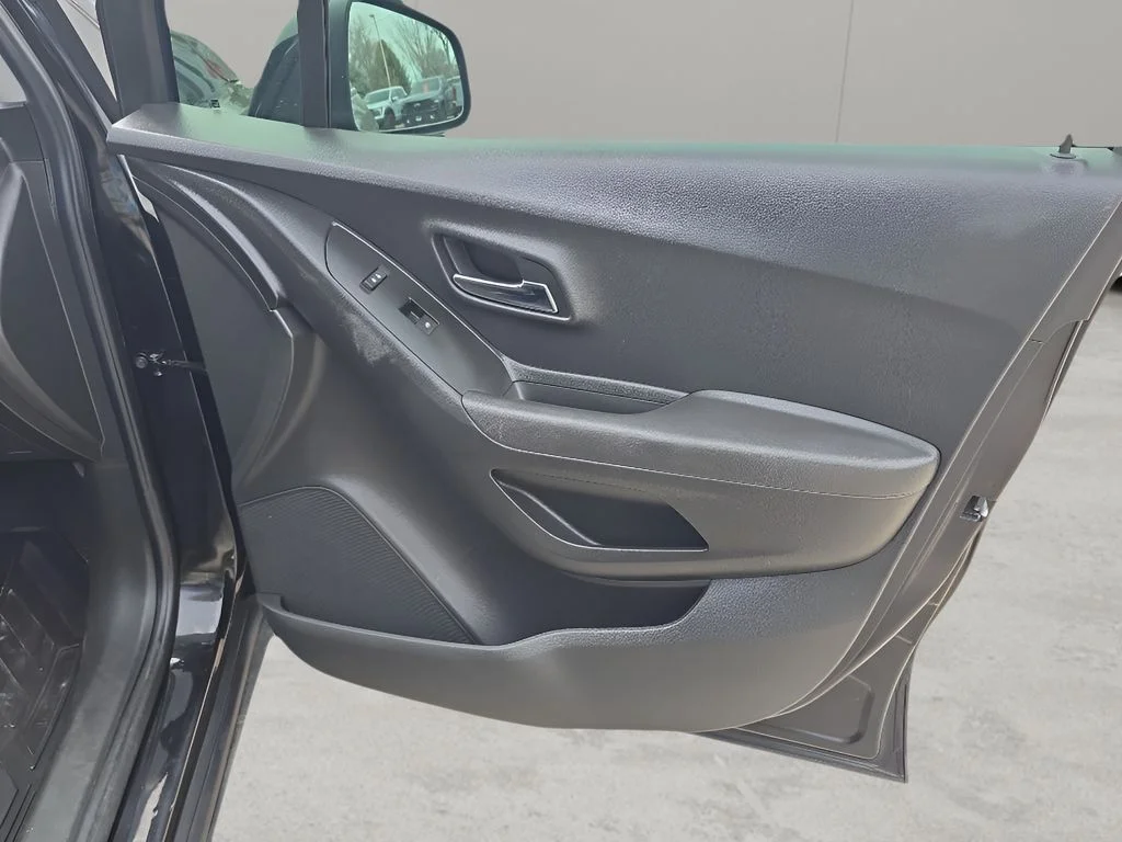 Used 2019 Black Chevrolet 1LT image 36