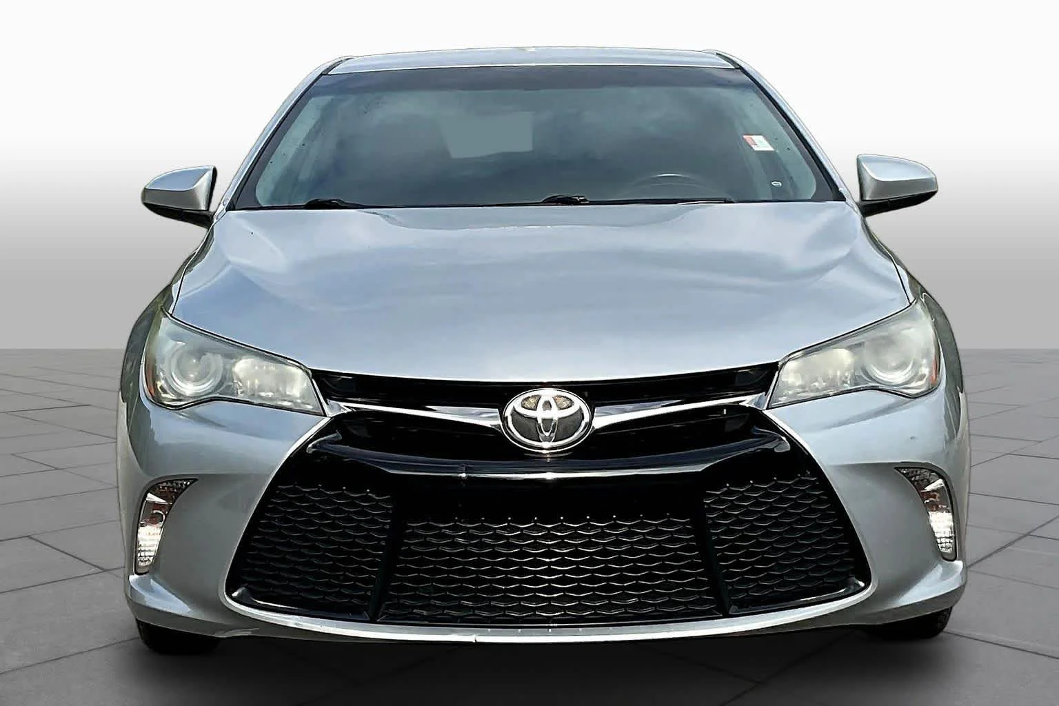 Used 2016 Celestial Silver Metallic Toyota SE image 3