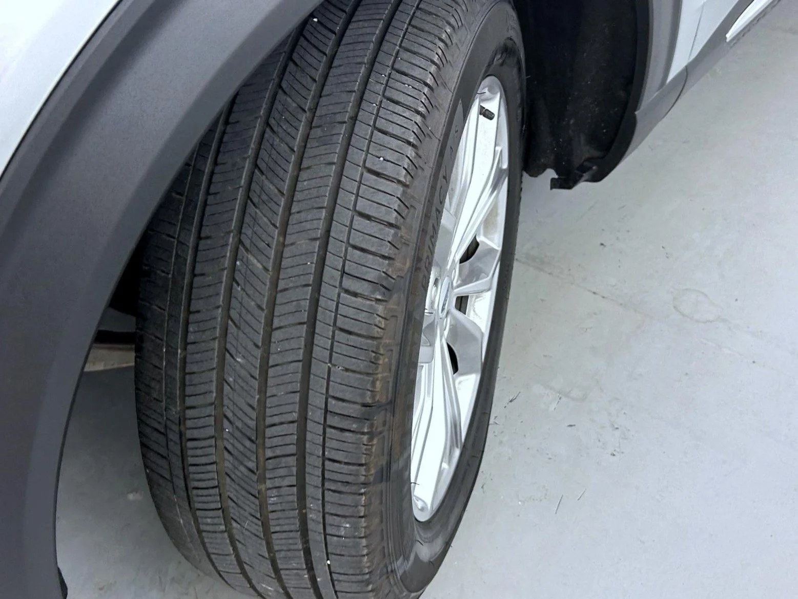 Used 2024 Silver Ford Limited image 26