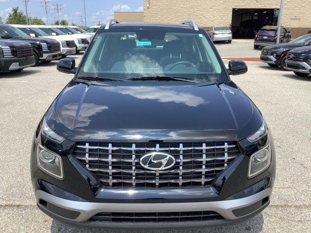 New 2026 Onyx Black Hyundai SEL image 2