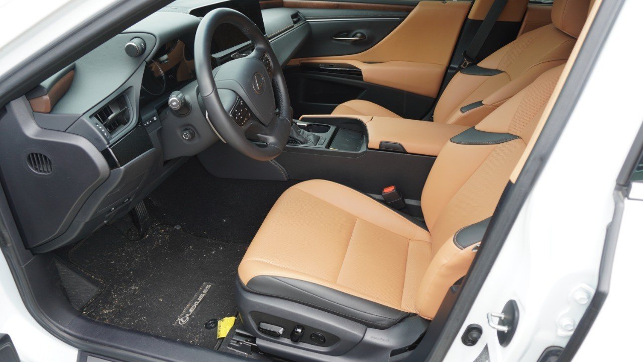 Used 2025 White Lexus ES 350 image 10