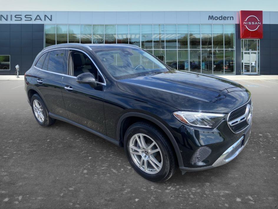 Used 2023 Black Mercedes-Benz GLC 300 image 3