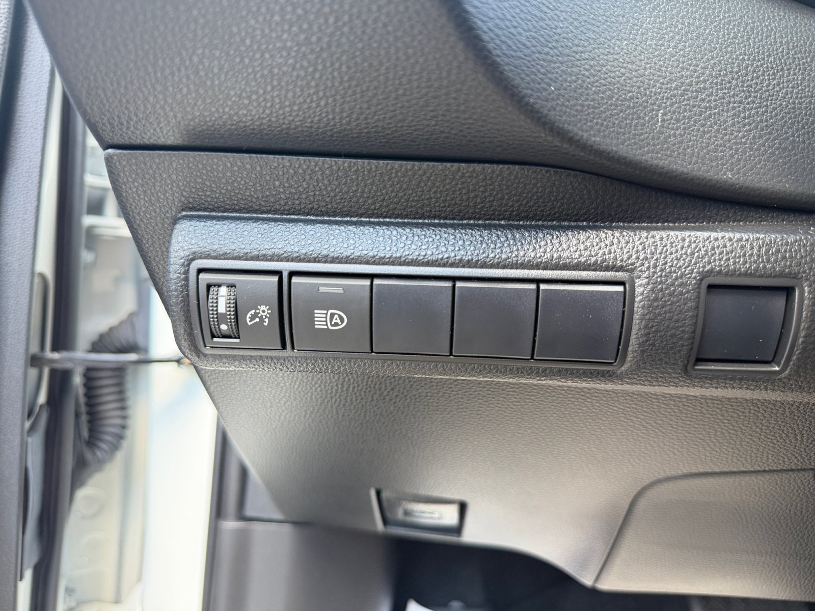Used 2022 White Toyota SE image 17