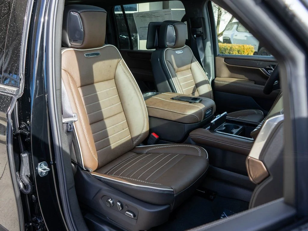 2026 GMC Yukon XL Denali Ultimate - Photo 9