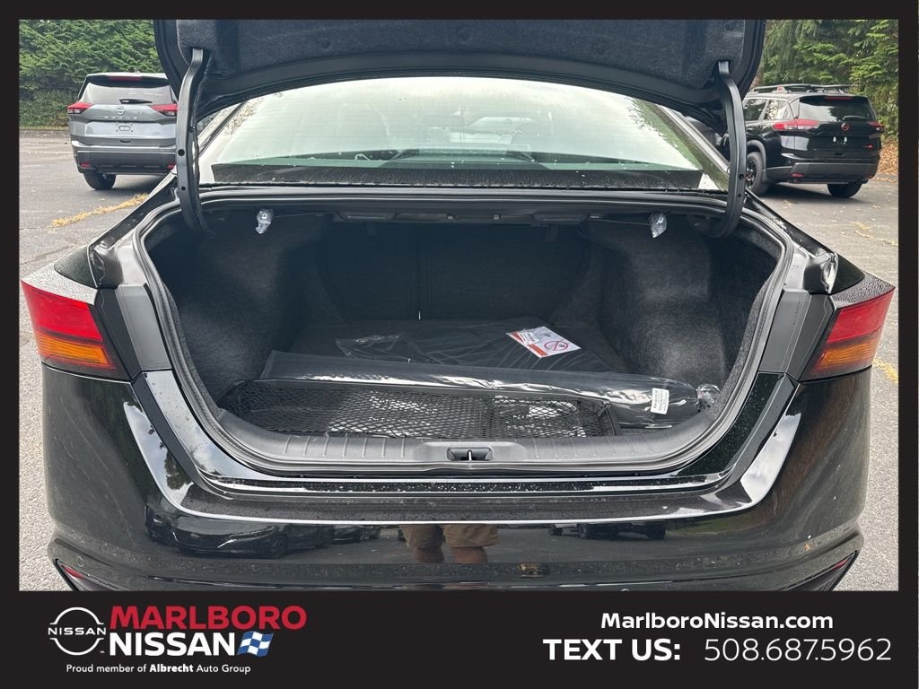 2025 Nissan Altima SV - Photo 13