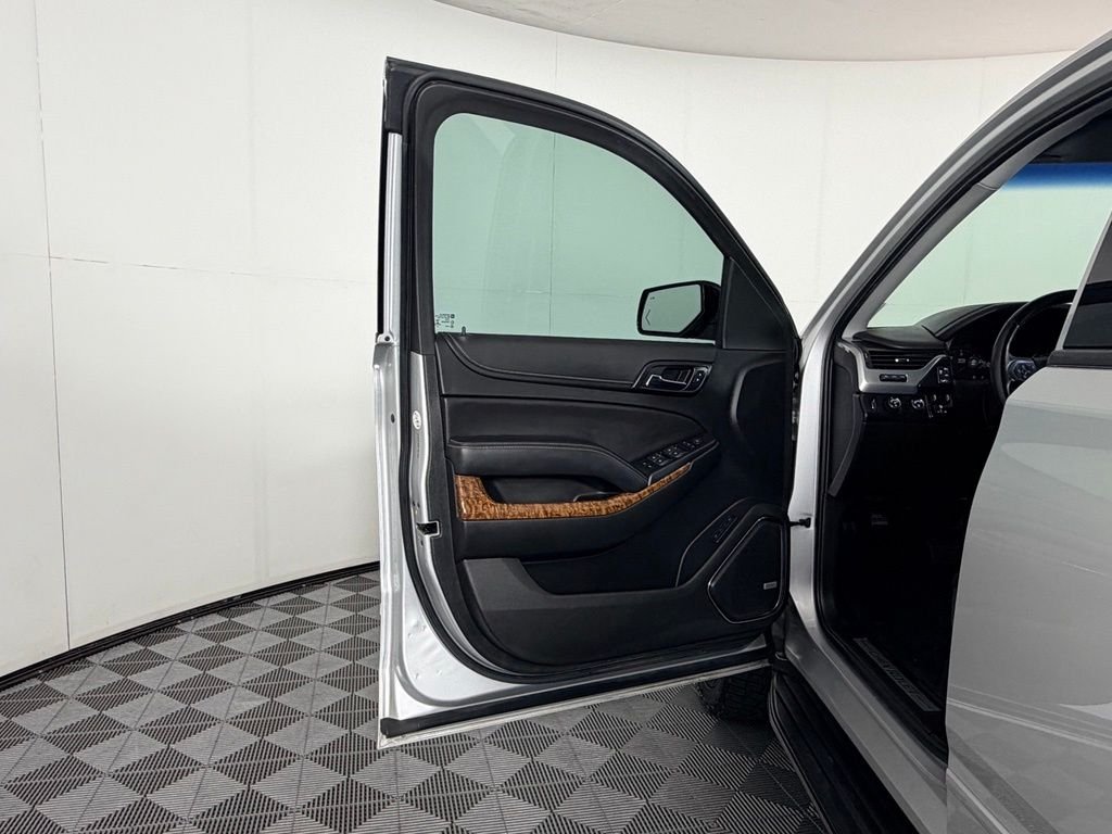 Used 2019 Silver Chevrolet Premier image 22
