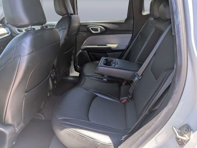 Used 2024 White Jeep Latitude image 13
