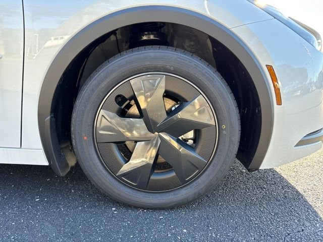 2026 Toyota Prius LE - Photo 11