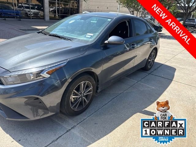 2024 Kia Forte LXS AT's photo