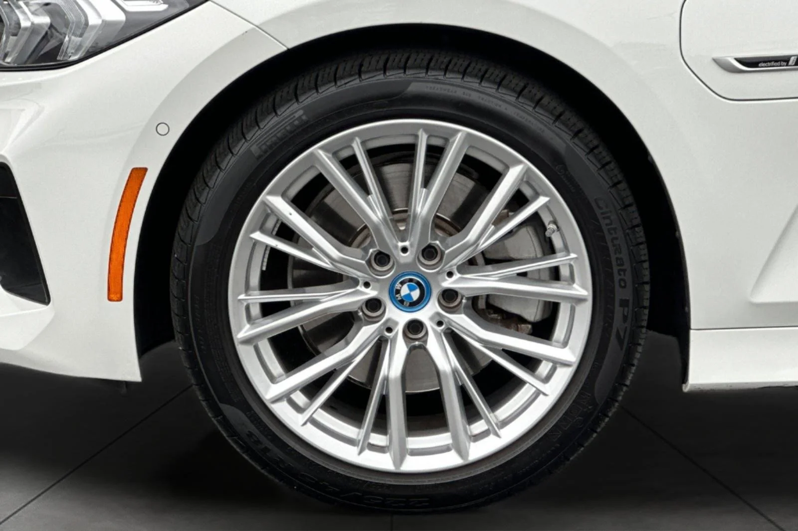 Used 2023 Alpine White BMW 330e image 25