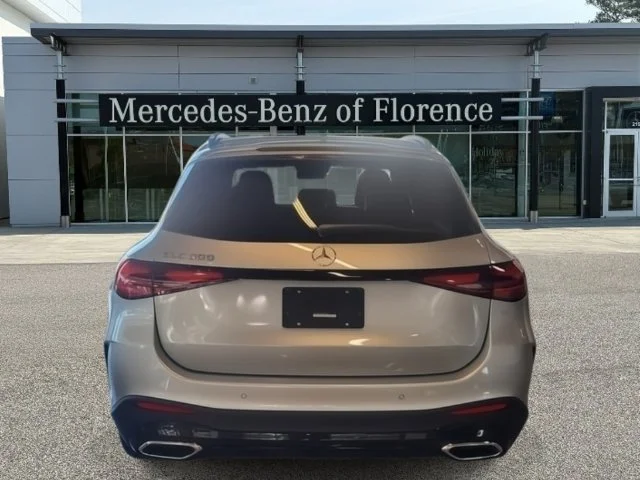 Used 2026 Silver Mercedes-Benz GLC 300 image 4