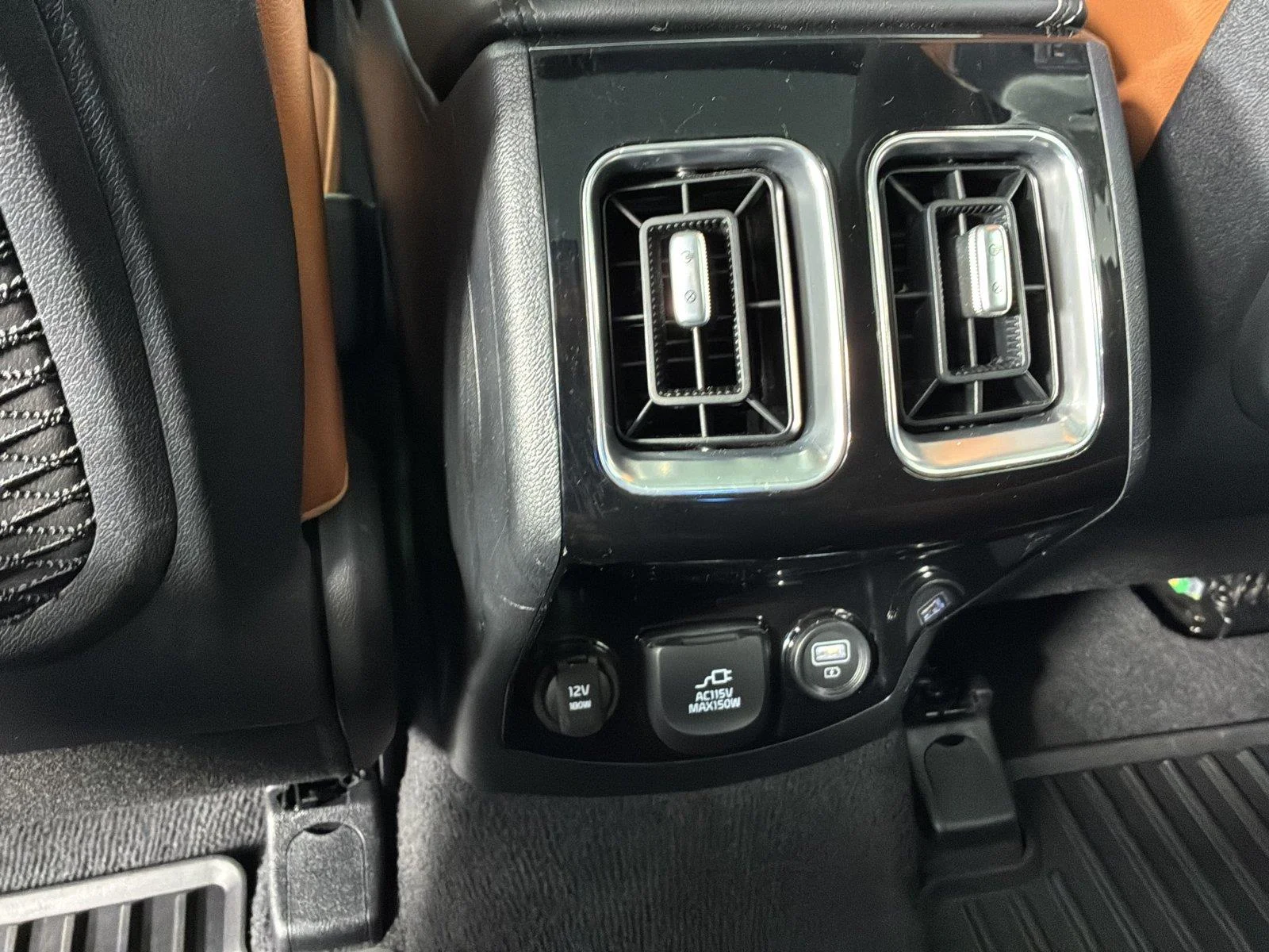 Used 2023 Wolf Gray Kia X-Line SX Prestige image 19