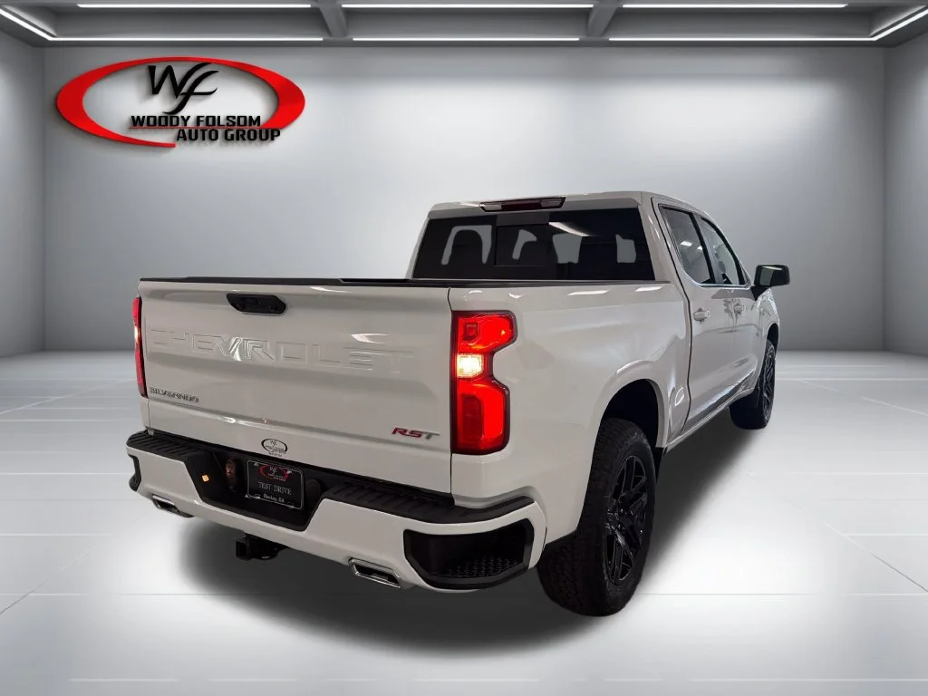 New 2026 Summit White Chevrolet RST image 6