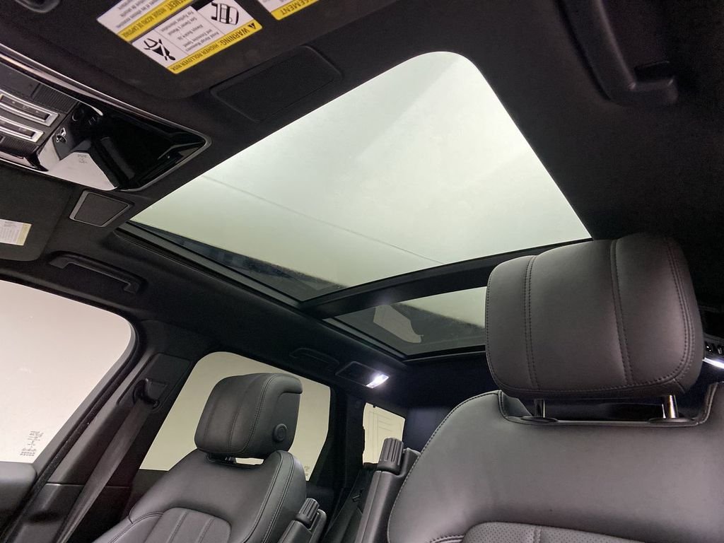 Used 2022 Hakuba Silver Metallic Land Rover HSE Silver Edition image 13