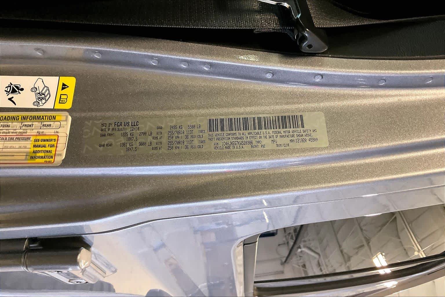 Used 2019 Billet Silver Metallic Clearcoat Jeep Sahara image 32