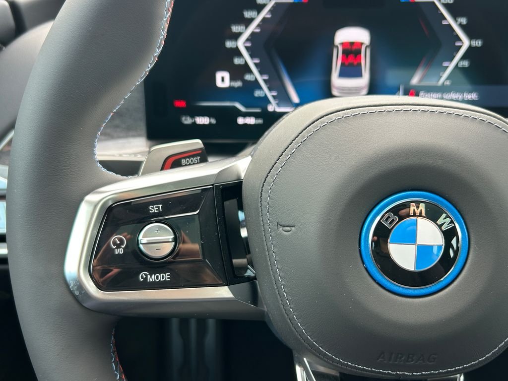 New 2026 Alpine White BMW M70 image 19