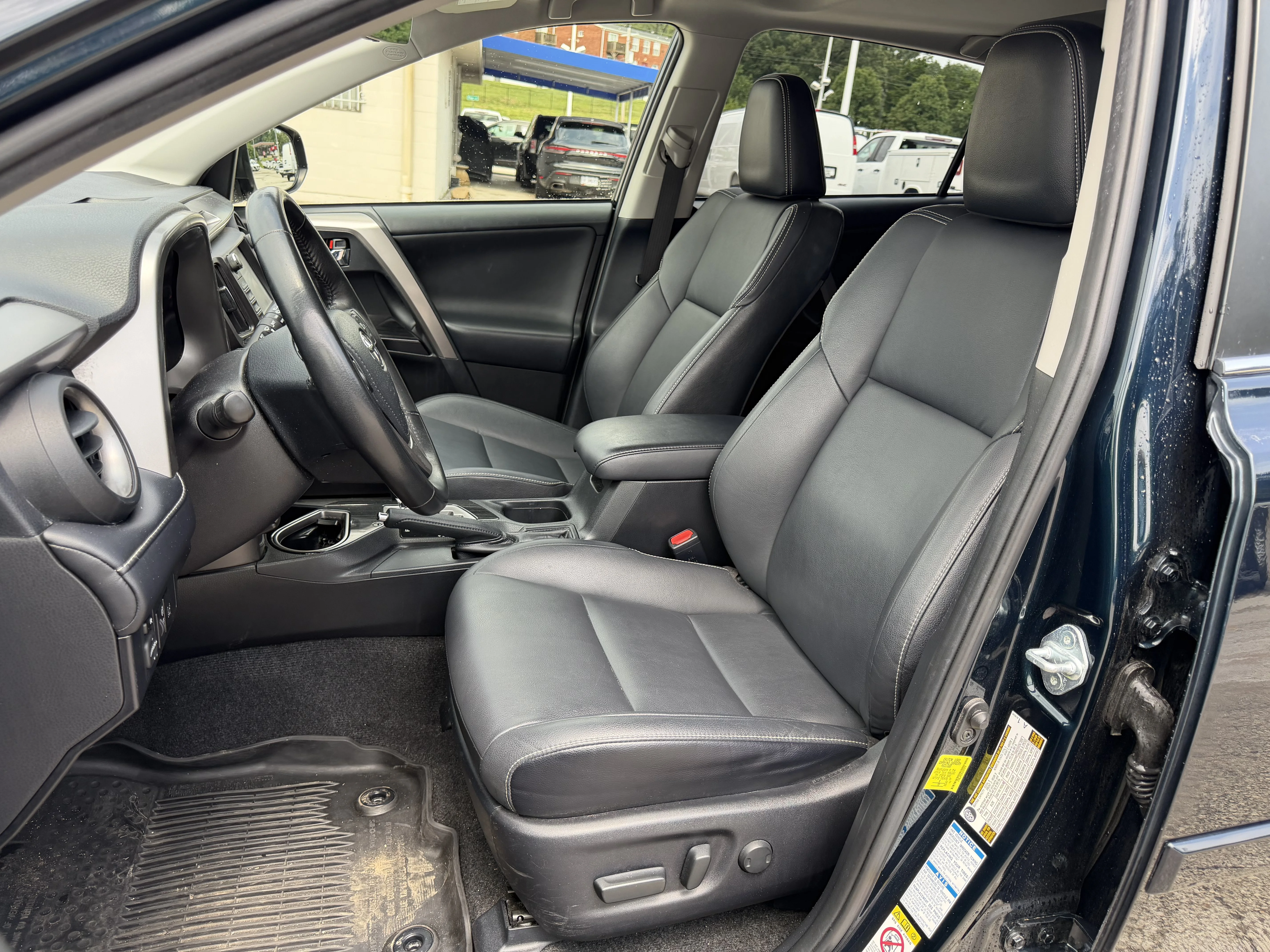 Used 2018 Aqua Toyota Hybrid Limited image 12