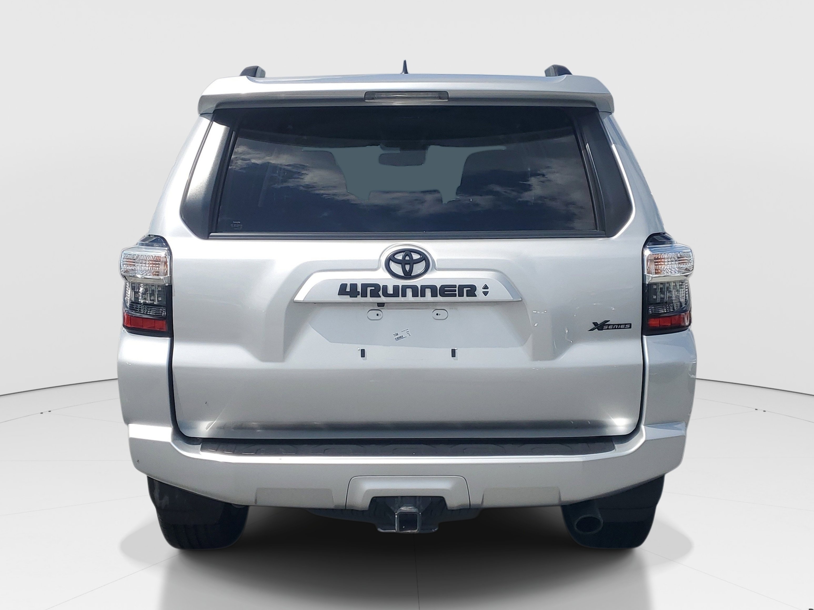 Certified Used 2022 Classic Silver Metallic Toyota SR5 image 6