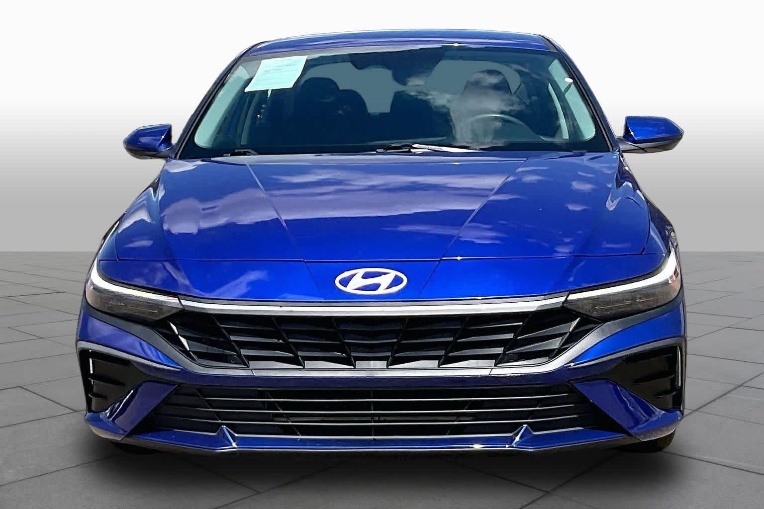 Used 2024 Intense Blue Hyundai SEL image 4