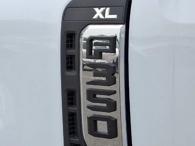 New 2026 Oxford White Ford XL image 14