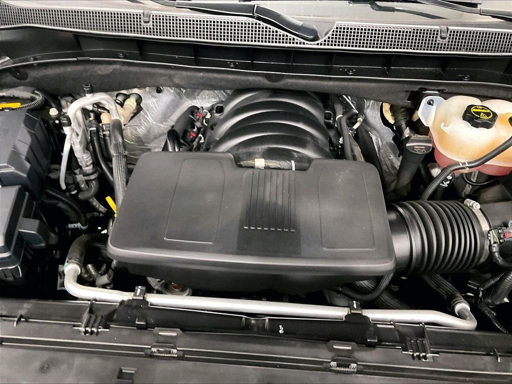 Used 2025 Gray Chevrolet Z71 image 34
