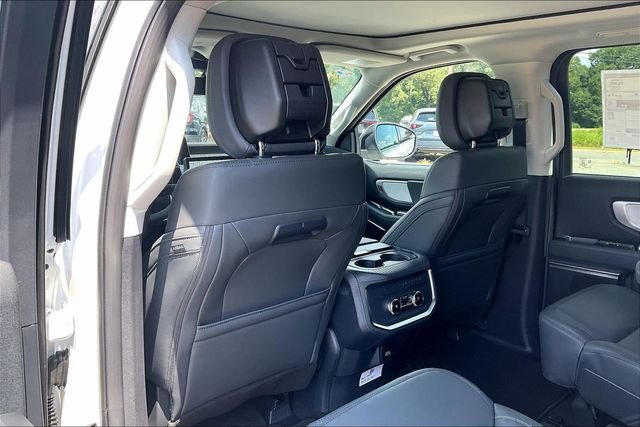 New 2027 Star White Metallic Tri-Coat Ford MAX Active image 16