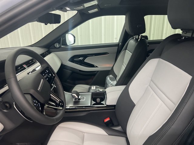 New 2026 Arroios Grey Land Rover Dynamic SE image 11