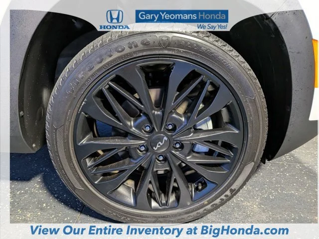 Certified Used 2022 White Kia Nightfall image 14