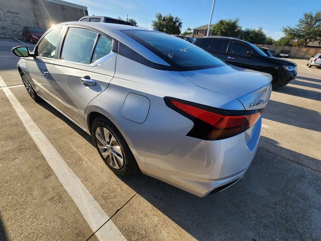 Used 2020 Silver Nissan 2.5 S image 6