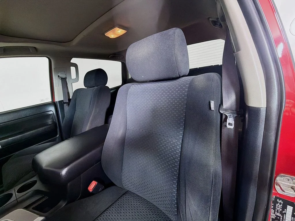 Used 2009 Red Toyota SR5 image 12