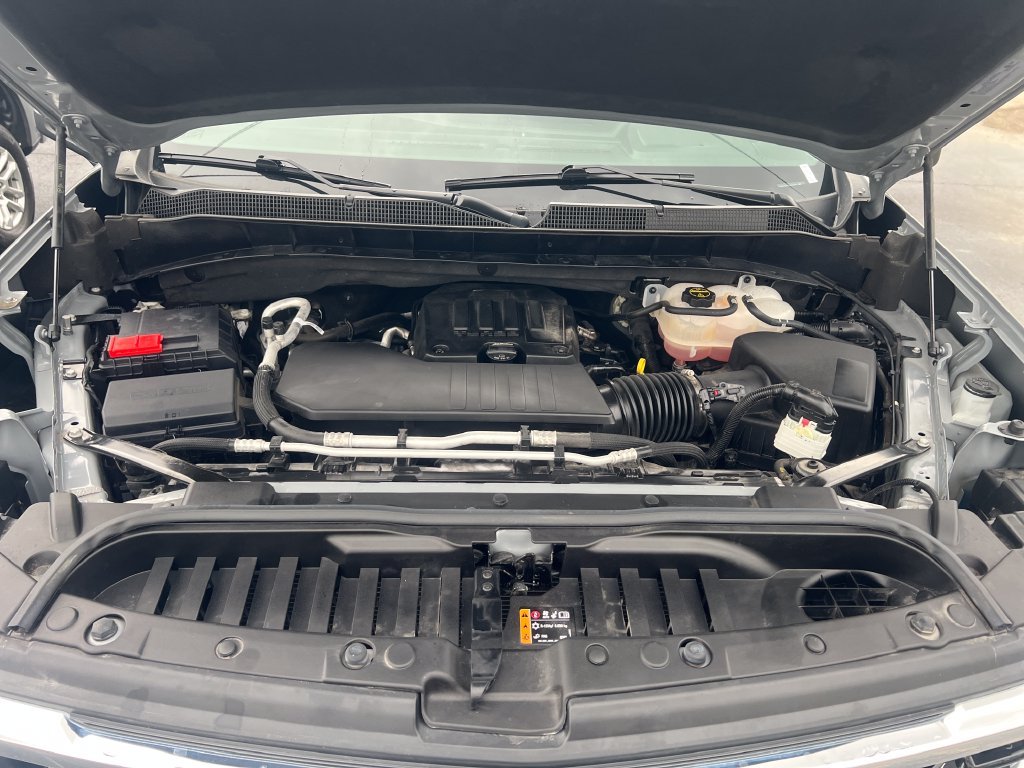 Used 2024 Gray Chevrolet LT image 27