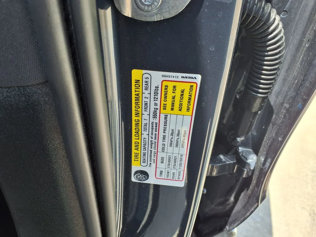 Certified Used 2024 Blue Volvo B5 Plus image 38