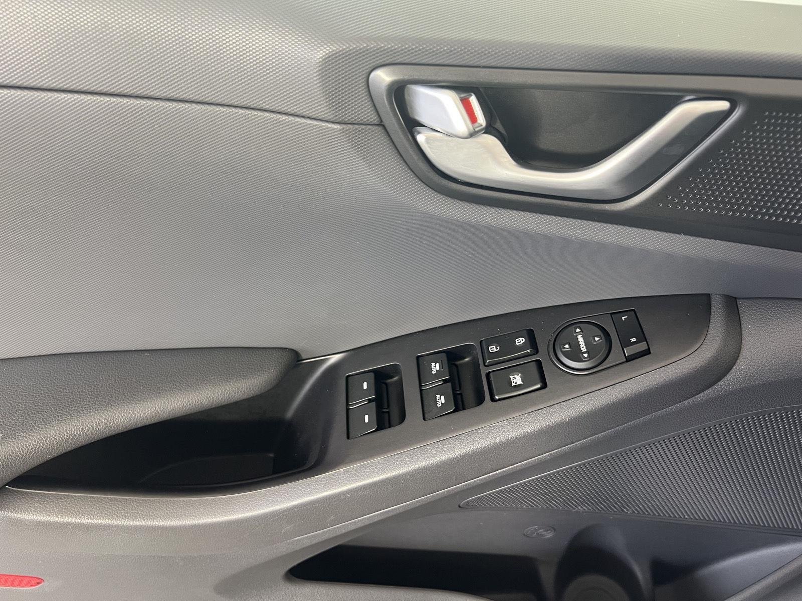 Used 2019 Ceramic White Hyundai Limited image 10