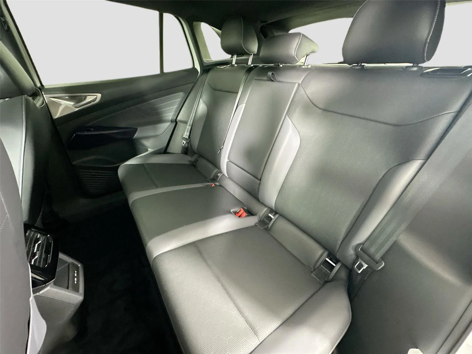 New 2025 opal white pearl Volkswagen Pro S image 24