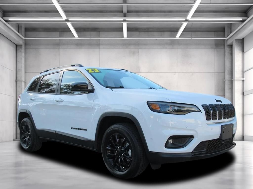 2023 Jeep Cherokee Altitude Lux
