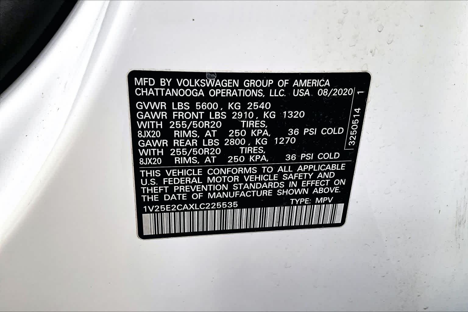 Used 2020 Pure White Volkswagen 3.6L V6 SE w/Technology image 31