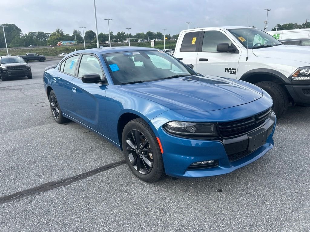 Used 2023  Dodge SXT image 3