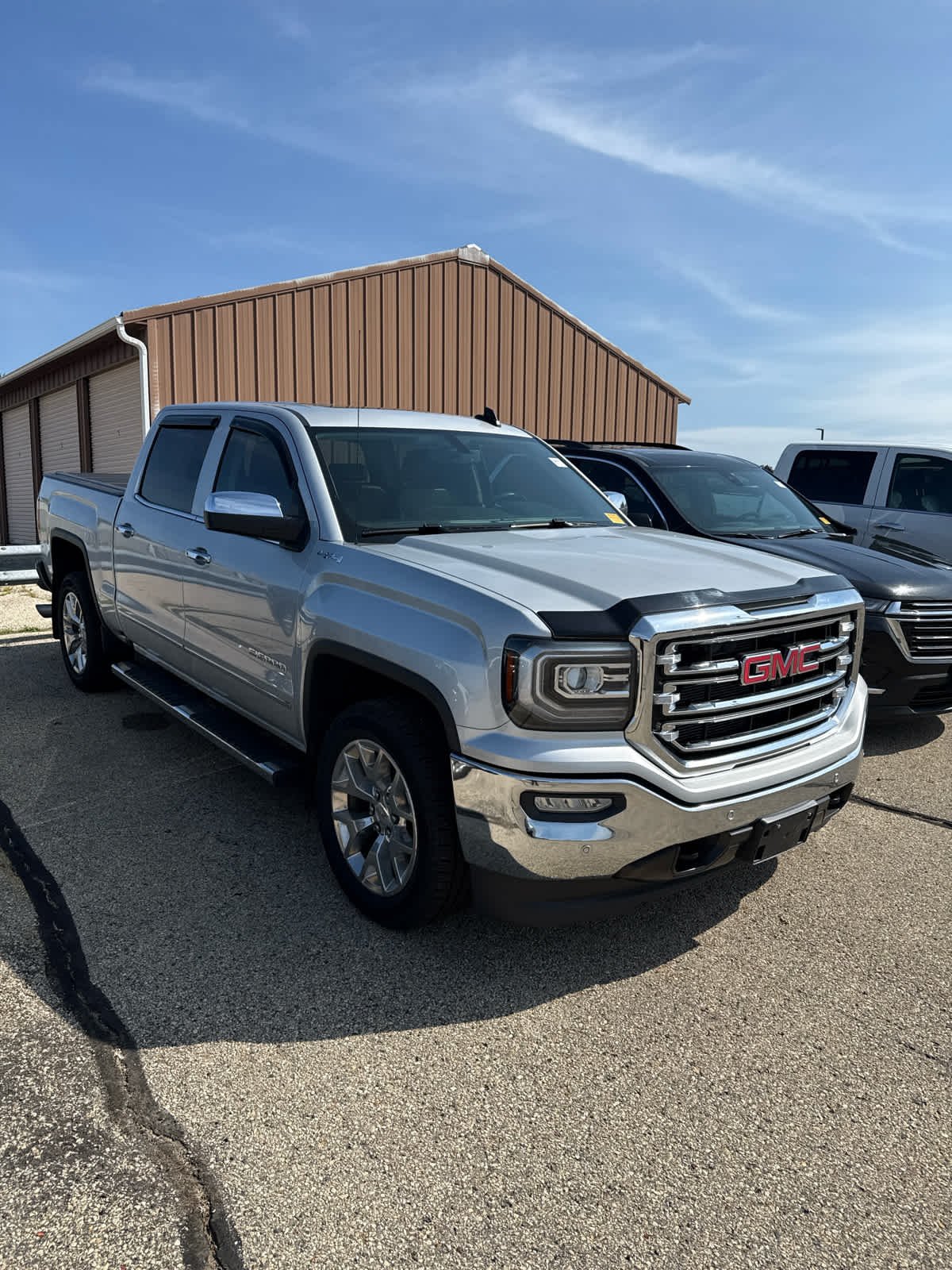 Used 2016 Silver GMC SLT image 4