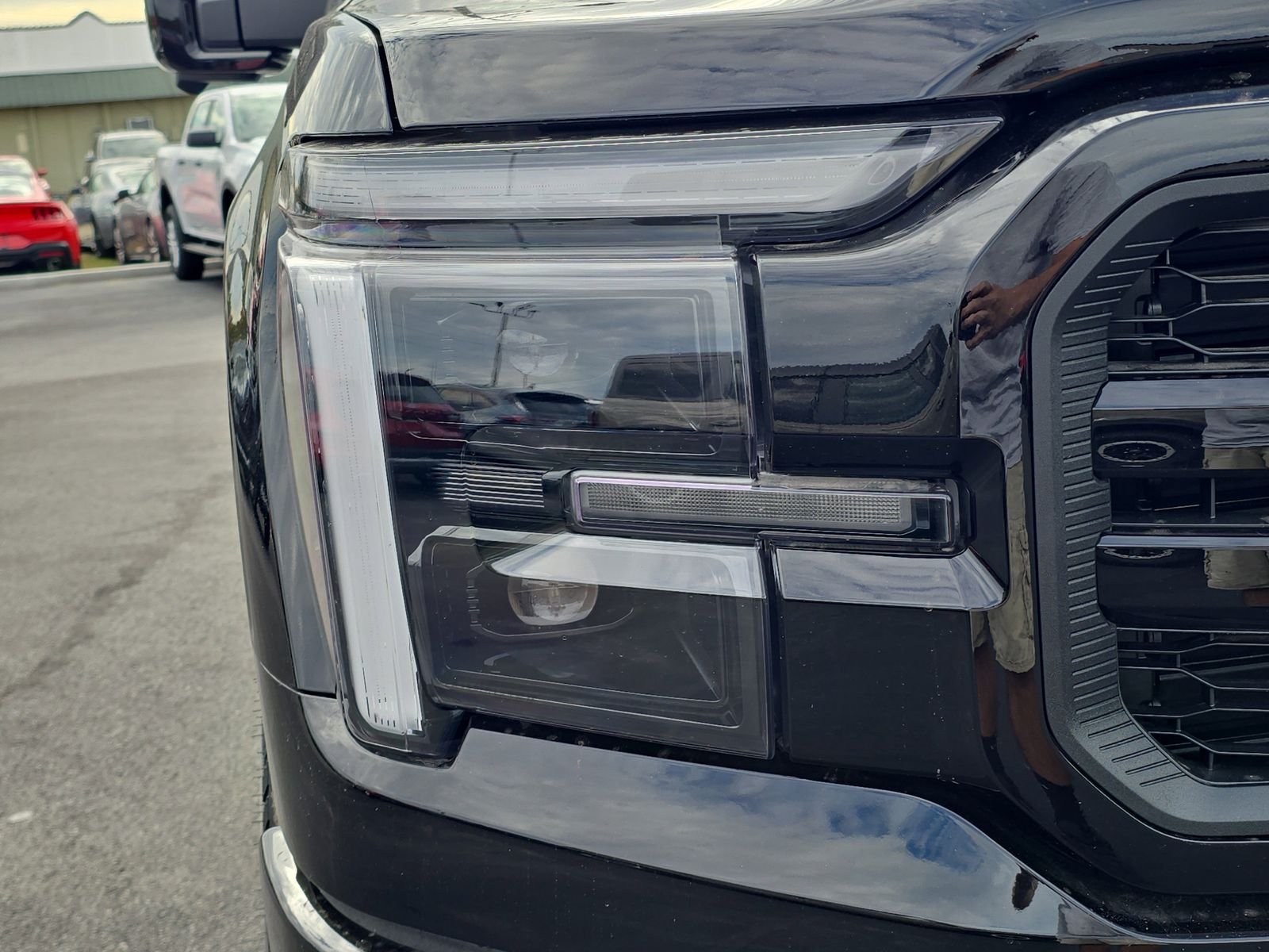New 2025 Agate Black Metallic Ford Lariat image 7