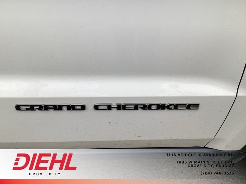 Used 2021 White Jeep Laredo X image 10